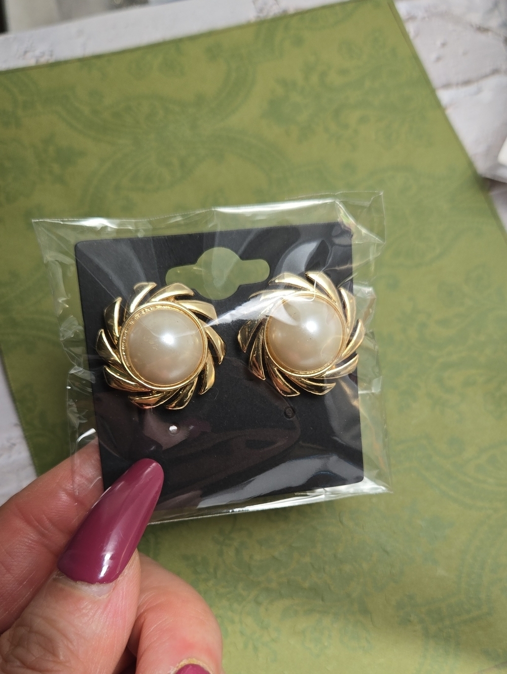 Vintage Gold and Cream Pearl-Style Swirl Clip Earrings - Picture 6 of 16